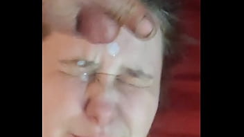 Amateur getting her face cum dumped
