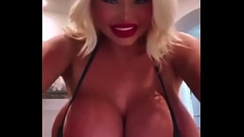 La puta bimbo de tu mamá es mi perrita ahora