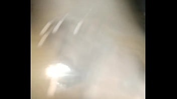 Elle aime se faire niquer le derrieur par son petit ami