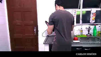 Morena gata bunduda cavalgando forte no pau grosso