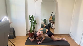 Tattoo beauty power yoga sculpt lean muscle