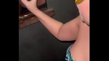 Fui na casa de swing e brinquei no glory hole