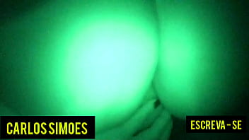 Sentando gostoso no escurinho