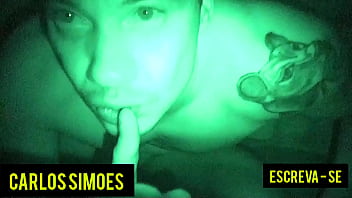 Sentando gostoso no escurinho