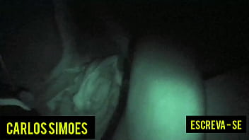 Sentando gostoso no escurinho