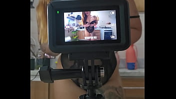 Eu era tão santinha ele me convenceu a fazer ele de corno agora aguenta