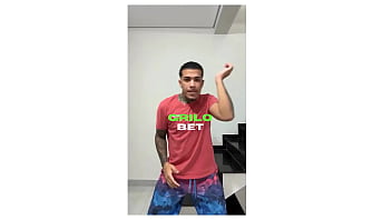 Cuzinho gostoso da novinha