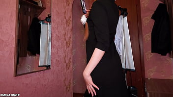 Школьница соблазнила своего одноклассника перед уроками