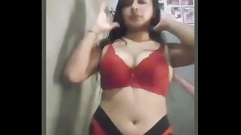 Esta morra por dinero te manda videos y fotos