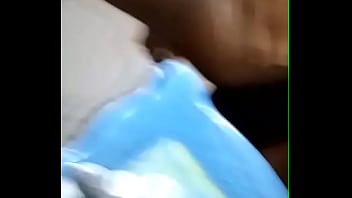 Ele arrombou o meu cu com o seu polegar