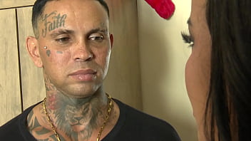 Tenho ciúmes de minha madrasta bonita e viúva