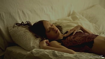 Skinny teen obelia c fingers her meaty pussy so hard