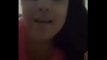 Gorda mostrando el culo al novio