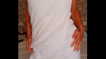 Sortie de douche voir la suite en prive