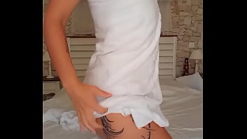 Sortie de douche voir la suite en prive