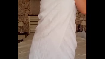 Sortie de douche voir la suite en prive