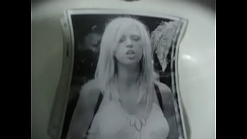 Pee on kate gosselin 2