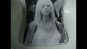 Pee on kate gosselin 2 Pee on kate gosselin 2