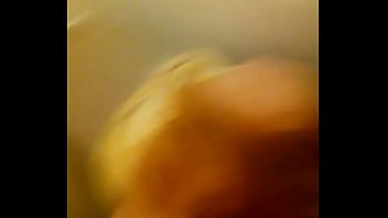 Жена писает