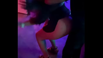 Casada se divertindo na rola de um negaooo