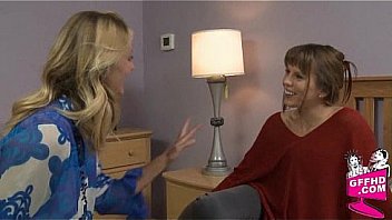 Sensual lesbains 0694