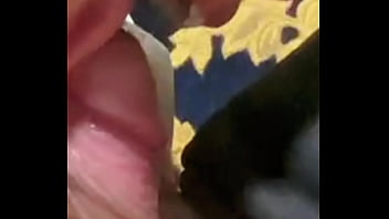 Latina experta chupandolo