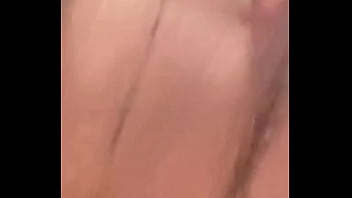 Latina experta chupandolo