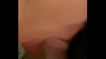 Latina experta chupandolo