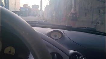 Casal amador transando gostoso no carro e na sala