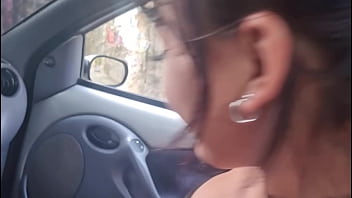 Casal amador transando gostoso no carro e na sala