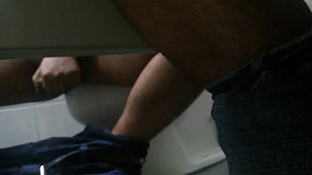 Se Pajea En El Baño thumbnail