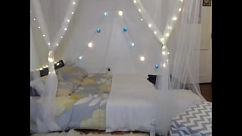 Missfairy is a beauty camgirl