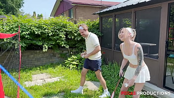 Pegas productions nicki hunter enculée solide sur le comptoir