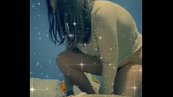 Tu sais ce genre de string qui sert à rien bref abonne toi deviens fan pour