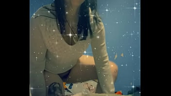 Tu sais ce genre de string qui sert à rien bref abonne toi deviens fan pour