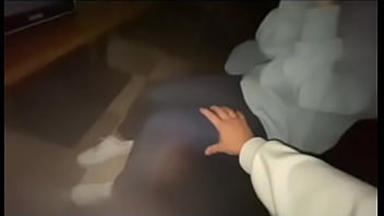 みんなには内緒で付き合ってるカップルは隠れて愛を育みます