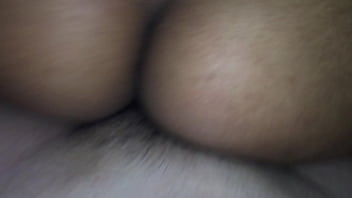 Comendo cuzinho da novinha safada escondido