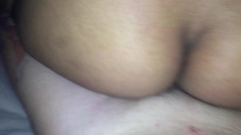 Comendo cuzinho da novinha safada escondido