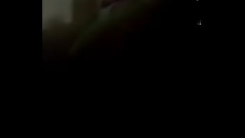 Acariciando las tetas de mi mujer