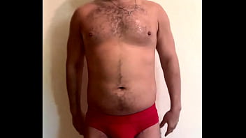 Para los que son nuevos bienvenidos aquí podrán encontrarme a mí luchando cogiendo fumando dominando o alguna com