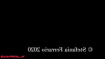 Stefania ferrario calentoneando en la cama