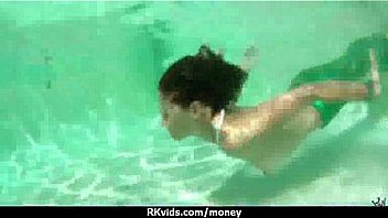 Amateur chick takes money for a fuck 2