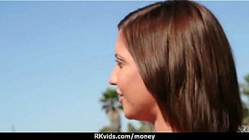 Amateur chick takes money for a fuck 2