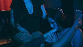 I'm your mistress and you listen to my instructions