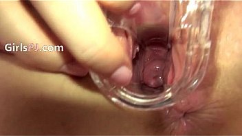 2 sweset cat and beautiful fingers 2014 08 02 03 50 013