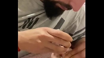 A una reina se la trata como se merece no les gustaria verla hacerme una paja con esos piesitos hernosos