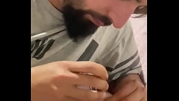 A una reina se la trata como se merece no les gustaria verla hacerme una paja con esos piesitos hernosos