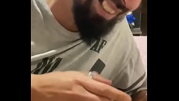 A una reina se la trata como se merece no les gustaria verla hacerme una paja con esos piesitos hernosos