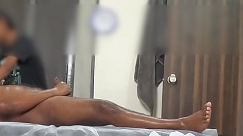 Dick flashing to massage girl