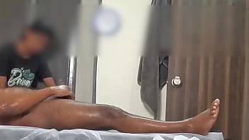 Dick flashing to massage girl